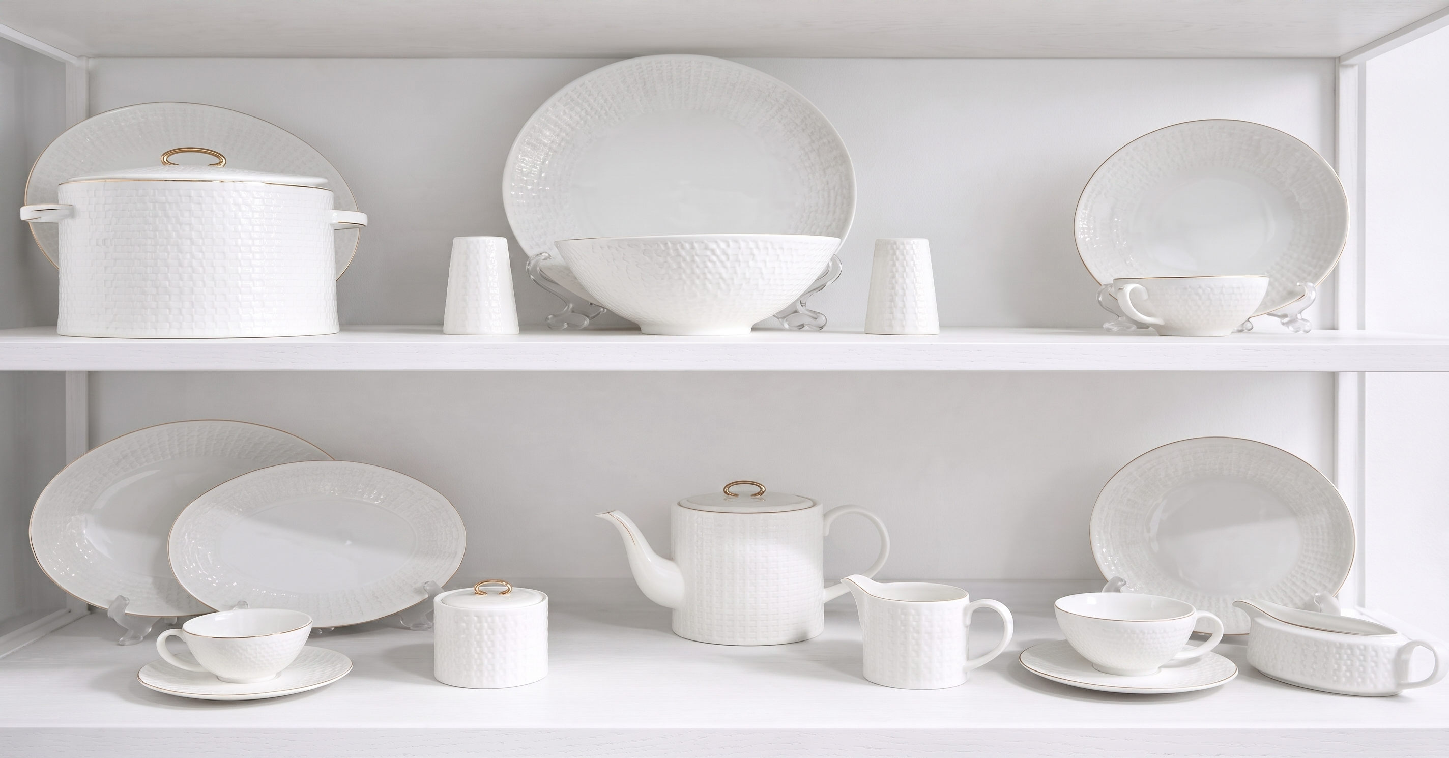 62-Piece Elegant Dining Set