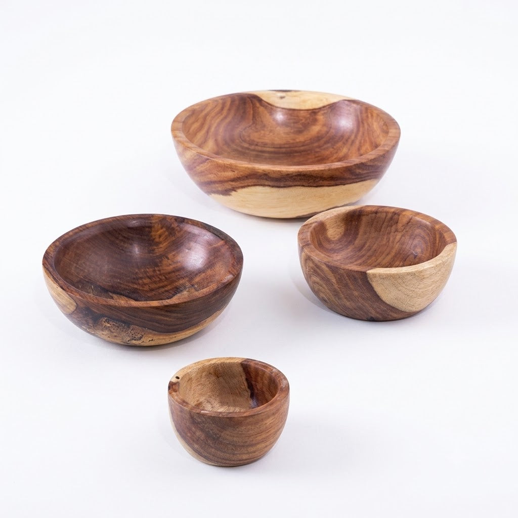 Set of wooden circular bowls